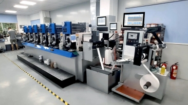 工业平板电脑在数字标签印刷机提供灵活的HMI操控界面
